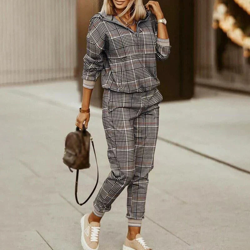 Nova | Women's Contrast Panel Zip Neck Tracksuit Set